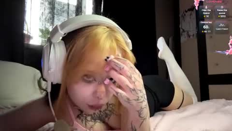 Snapshot of dark_aangel chatting on 06-18-26, 10:30 Dark angel online show from 06-18-26, 10:30