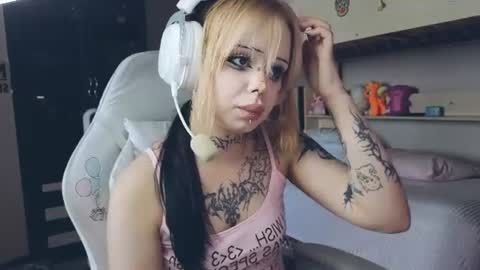 Snapshot of dark_aangel chatting on 06-30-26, 10:16 Dark angel online show from 06-30-26, 10:16