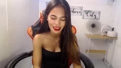 Snapshot of dark_angel143 chatting on 03-04-25, 07:30 dark_angel143 online show from 03-04-25, 07:30