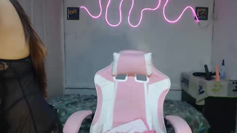 Snapshot of dark_angel143 chatting on 09-30-25, 11:04 dark_angel143 online show from 09-30-25, 11:04