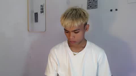 Snapshot of dark_babe chatting on 08-04-26, 03:53 dark_babe online show from 08-04-26, 03:53