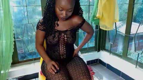 Snapshot of dark_chocolate0 chatting on 04-19-26, 06:24 becky online show from 04-19-26, 06:24