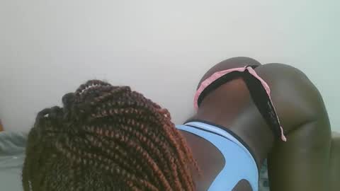 Snapshot of dark_chocoloate chatting on 03-14-26, 05:18 coco online show from 03-14-26, 05:18