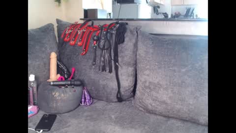 Snapshot of dark_coco chatting on 12-21-24, 12:59 Coco online show from 12-21-24, 12:59