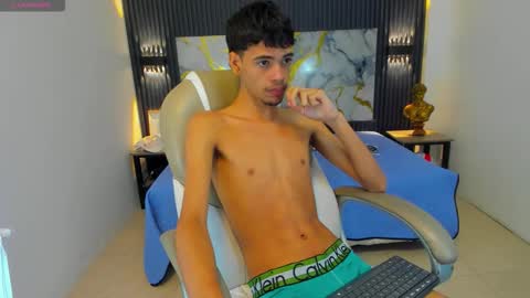 Snapshot of dark_desiree18 chatting on 01-10-26, 01:24 DARCK online show from 01-10-26, 01:24