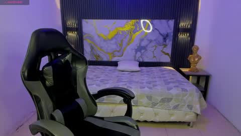 DARCK online show from 04-01-26, 01:41