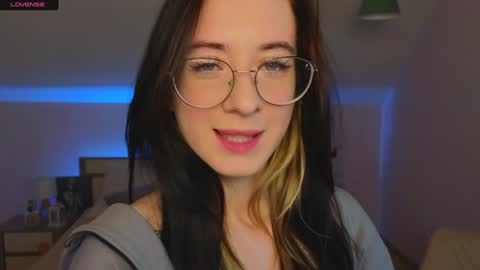 Snapshot of dark_lola_ chatting on 12-21-24, 10:06 Lola online show from 12-21-24, 10:06