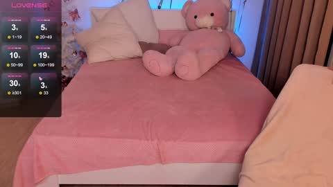 Snapshot of dark_lola_ chatting on 12-31-24, 06:59 Lola online show from 12-31-24, 06:59