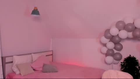 Snapshot of dark_lola_ chatting on 01-18-25, 12:36 Lola online show from 01-18-25, 12:36