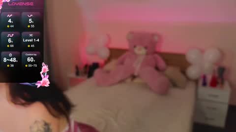 Snapshot of dark_lola_ chatting on 02-20-25, 06:17 Lola online show from 02-20-25, 06:17