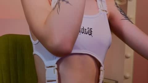 Snapshot of dark_lola_ chatting on 02-23-25, 12:48 Lola online show from 02-23-25, 12:48