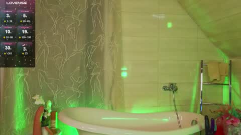 Snapshot of dark_lola_ chatting on 02-25-25, 05:36 Lola online show from 02-25-25, 05:36