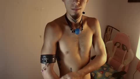 Snapshot of dark_rosse1 chatting on 02-10-26, 12:15 rosse online show from 02-10-26, 12:15