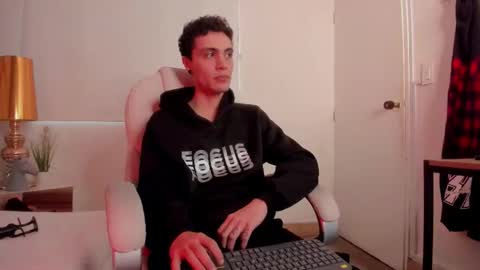 Snapshot of dark_sun333 chatting on 10-09-25, 09:35 dark_sun333 online show from 10-09-25, 09:35