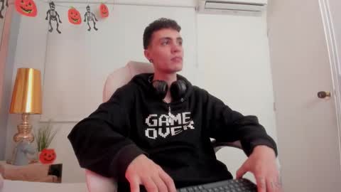 Snapshot of dark_sun333 chatting on 10-28-25, 10:12 dark_sun333 online show from 10-28-25, 10:12