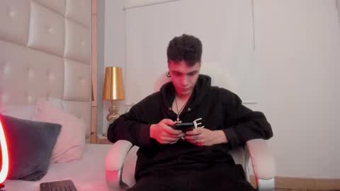 Snapshot of dark_sun333 chatting on 11-08-25, 12:00 dark_sun333 online show from 11-08-25, 12:00