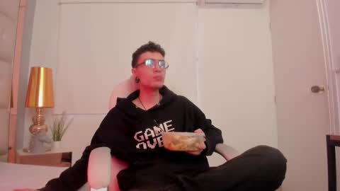 Snapshot of dark_sun333 chatting on 11-09-25, 08:51 dark_sun333 online show from 11-09-25, 08:51