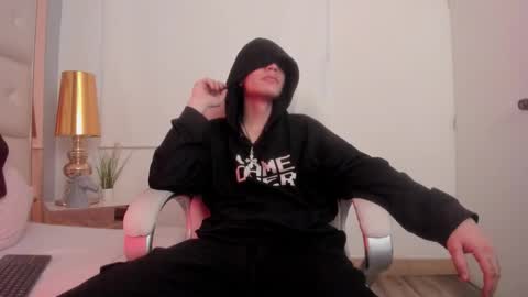 Snapshot of dark_sun333 chatting on 11-11-25, 11:16 dark_sun333 online show from 11-11-25, 11:16