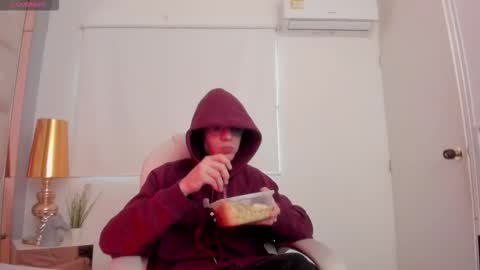 Snapshot of dark_sun333 chatting on 11-17-25, 08:47 dark_sun333 online show from 11-17-25, 08:47