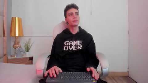 Snapshot of dark_sun333 chatting on 11-19-25, 10:10 dark_sun333 online show from 11-19-25, 10:10