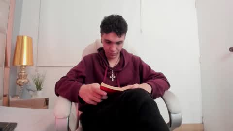 Snapshot of dark_sun333 chatting on 11-27-25, 12:13 dark_sun333 online show from 11-27-25, 12:13