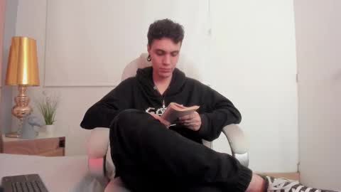 Snapshot of dark_sun333 chatting on 11-28-25, 12:57 dark_sun333 online show from 11-28-25, 12:57