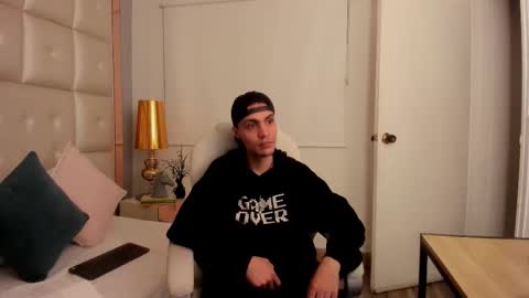 Snapshot of dark_sun333 chatting on 12-14-25, 03:01 dark_sun333 online show from 12-14-25, 03:01