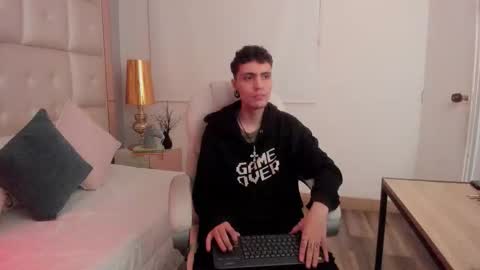 Snapshot of dark_sun333 chatting on 12-15-25, 02:05 dark_sun333 online show from 12-15-25, 02:05