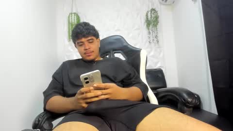 Snapshot of darkalphax01 chatting on 03-12-26, 06:03 darkalphax01 online show from 03-12-26, 06:03