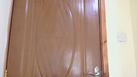 Ari online show from 04-21-26, 03:46