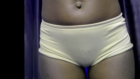 Snapshot of darkchocoxx chatting on 09-28-25, 11:43 sexygal online show from 09-28-25, 11:43