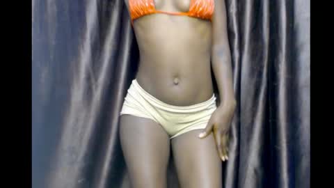 Snapshot of darkchocoxx chatting on 09-30-25, 10:37 sexygal online show from 09-30-25, 10:37