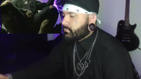 Snapshot of darkclothes chatting on 12-25-24, 03:08 darkclothes online show from 12-25-24, 03:08