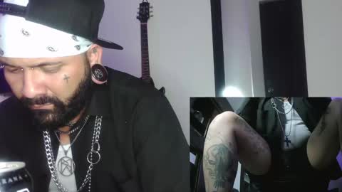 Snapshot of darkclothes chatting on 12-25-24, 07:34 darkclothes online show from 12-25-24, 07:34