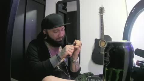 Snapshot of darkclothes chatting on 01-08-25, 04:23 darkclothes online show from 01-08-25, 04:23