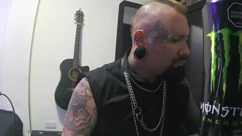 Snapshot of darkclothes chatting on 01-15-25, 03:00 darkclothes online show from 01-15-25, 03:00