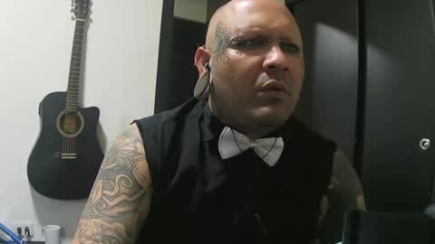 Snapshot of darkclothes chatting on 01-20-25, 02:43 darkclothes online show from 01-20-25, 02:43