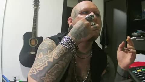 Snapshot of darkclothes chatting on 01-21-25, 02:22 darkclothes online show from 01-21-25, 02:22