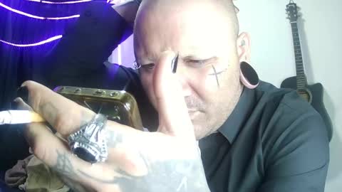 Snapshot of darkclothes chatting on 01-22-25, 11:12 darkclothes online show from 01-22-25, 11:12