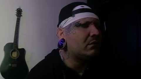 Snapshot of darkclothes chatting on 01-25-25, 04:13 darkclothes online show from 01-25-25, 04:13