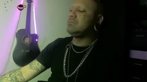 Snapshot of darkclothes chatting on 01-26-25, 05:45 darkclothes online show from 01-26-25, 05:45