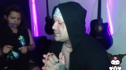 Snapshot of darkclothes chatting on 01-27-25, 12:22 darkclothes online show from 01-27-25, 12:22