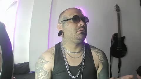 Snapshot of darkclothes chatting on 02-02-25, 07:35 darkclothes online show from 02-02-25, 07:35