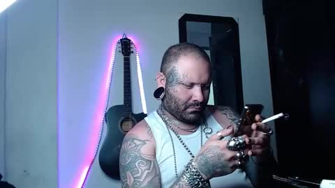 Snapshot of darkclothes chatting on 02-15-25, 02:37 darkclothes online show from 02-15-25, 02:37