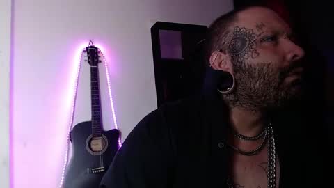 Snapshot of darkclothes chatting on 02-16-25, 08:32 darkclothes online show from 02-16-25, 08:32