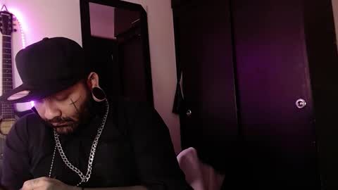 Snapshot of darkclothes chatting on 02-16-25, 11:38 darkclothes online show from 02-16-25, 11:38