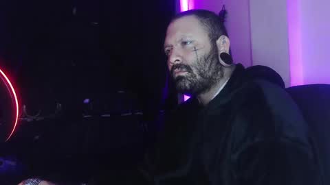 Snapshot of darkclothes chatting on 02-23-25, 04:39 darkclothes online show from 02-23-25, 04:39