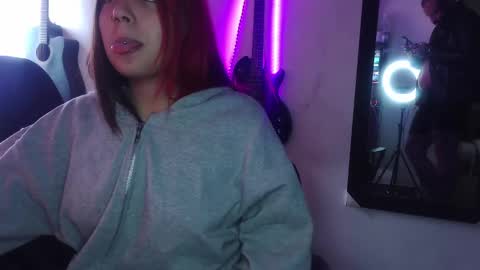 Snapshot of darkclothes chatting on 02-25-25, 12:13 darkclothes online show from 02-25-25, 12:13