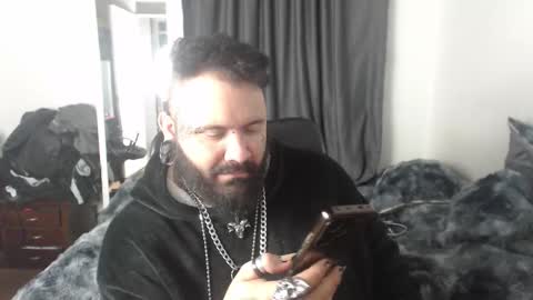 Snapshot of darkclothes chatting on 10-22-25, 02:56 darkclothes online show from 10-22-25, 02:56