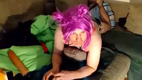 Snapshot of darkma191 chatting on 02-16-25, 05:04 Vicky Pink 3 Slave and kink online show from 02-16-25, 05:04